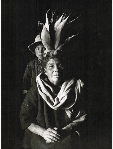 Флор гардуньо. Королева, 1989 Флор Гардуньо. Цветы и цвета черно-белого