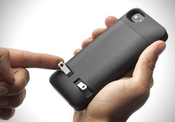 PocketPlug-Charging-Case-for-Apple-iPhone-5-2