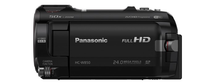 Видеокамера Panasonic HC-W850. Левая сторона с закрытым дисплеем.
