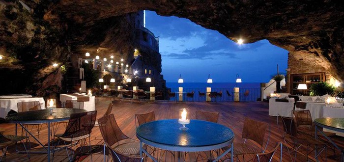 Ristorante Grotta Palazzese. Ист: http://www.grottapalazzese.it/