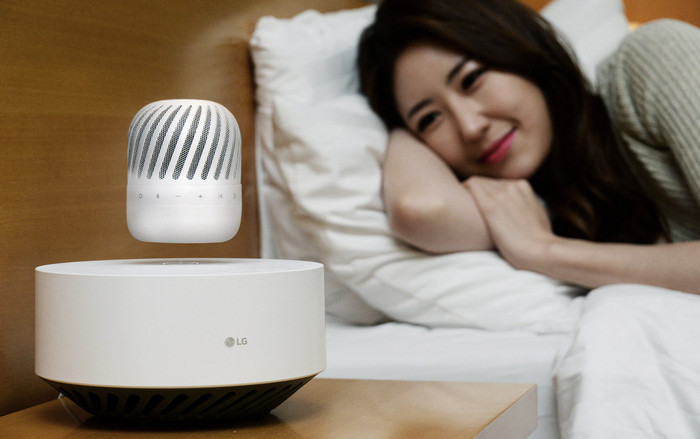 LG PJ9 - колонка парящая в воздухе