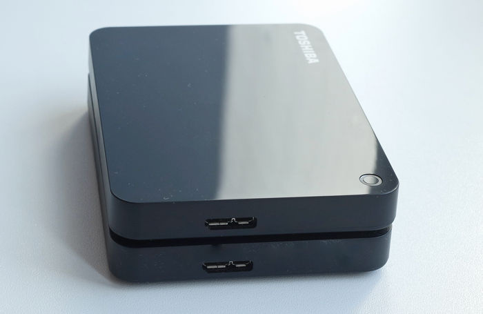 Toshiba Canvio Advance 2 ТБ и Toshiba Canvio Basics